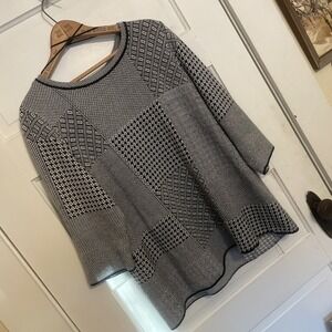 Dana Bachman Navy‎ And White Geometric 3/4 Sleeve Length Tight Knit Sweater XL